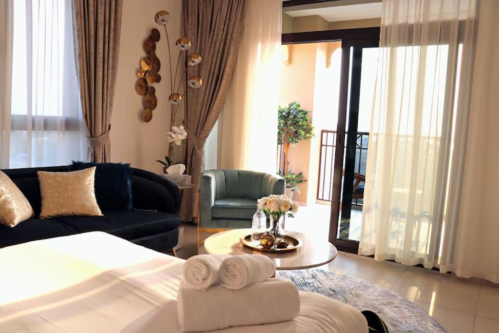 Veluxa - Luxury And Bright 1 Bedroom Apartment, Burj View! Dubai Exterior foto