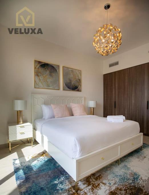 Veluxa - Luxury And Bright 1 Bedroom Apartment, Burj View! Dubai Exterior foto