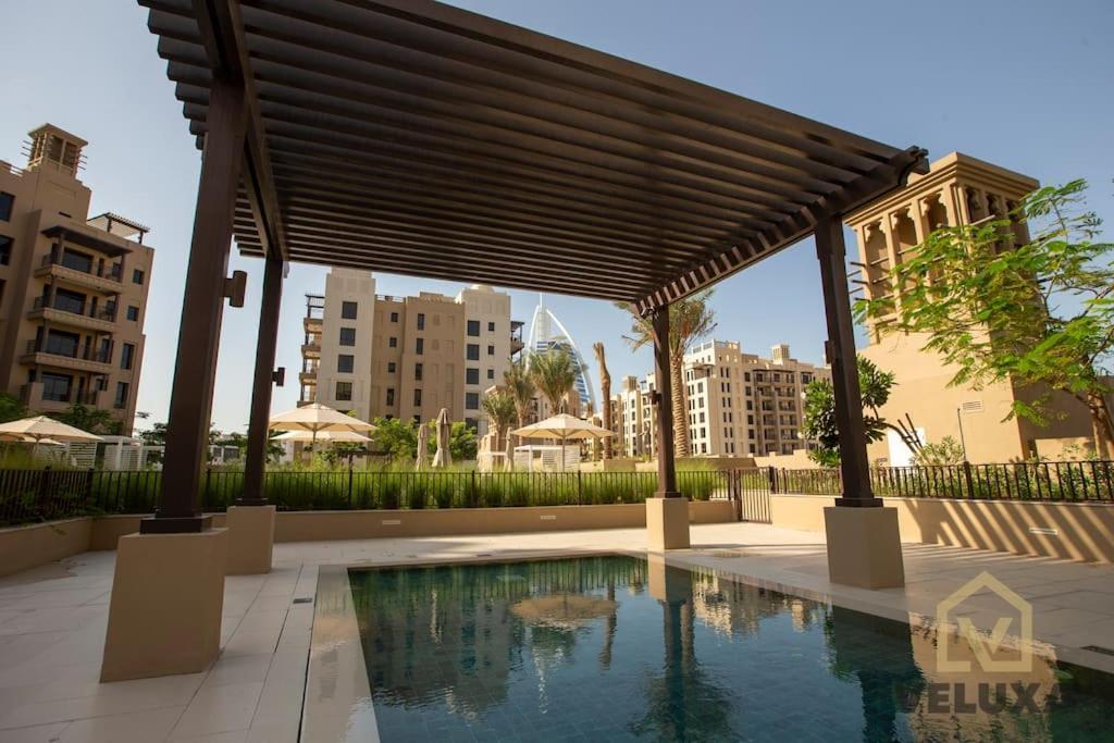 Veluxa - Luxury And Bright 1 Bedroom Apartment, Burj View! Dubai Exterior foto