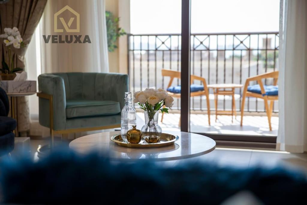 Veluxa - Luxury And Bright 1 Bedroom Apartment, Burj View! Dubai Exterior foto