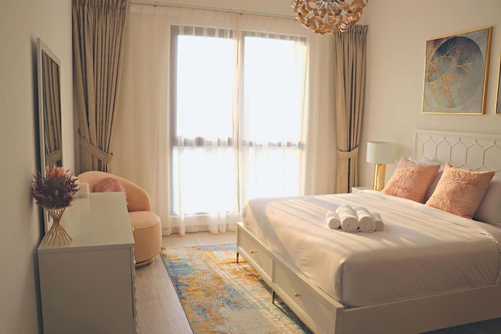 Veluxa - Luxury And Bright 1 Bedroom Apartment, Burj View! Dubai Exterior foto
